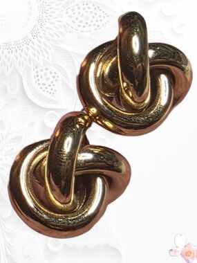 Classic Napier Gold Knot Clip On Earrings Signed Vintage
